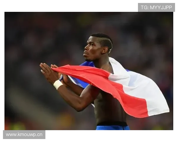 博格巴与坎特在中场组织倾向下形成分散结构趋势