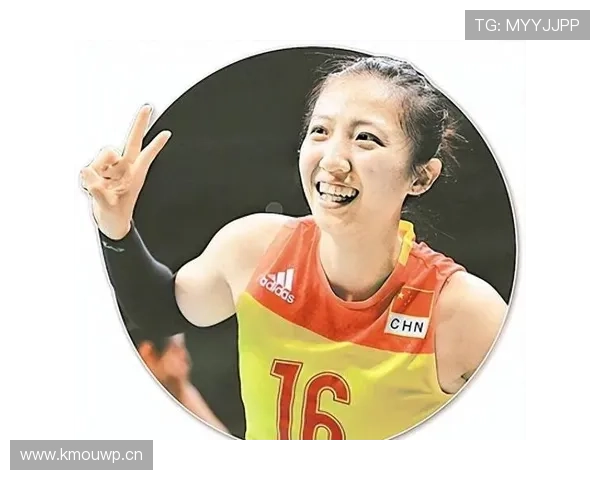 丁霞赛场拼命到让人起敬，生活照里随手一只包就把我月薪羞了